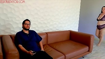 Mogen Skönhet Gör Sig Redo För Sin Chans Att Skina