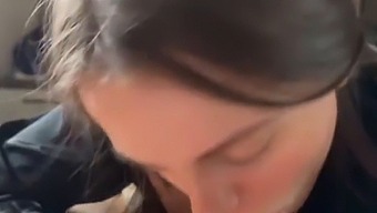 Låt Oss Bli Av Med Den Kittlande Känslan! Tillfredsställ Dina Begär Med Min Penis. Ingen Kostnad!