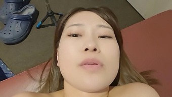 Vackra Japanska Brudtärnor Njuter Av Utomhussex I Hd-Video